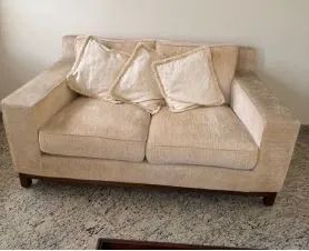 Sofá 2 lugares Madeira de lei maciça R$ 600 - 1.400