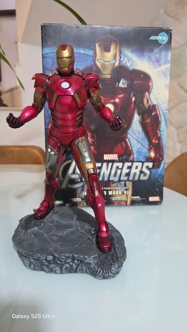 Kotobukiya Avengers Iron Man Mark 7 ARTFX 1/6 Statue