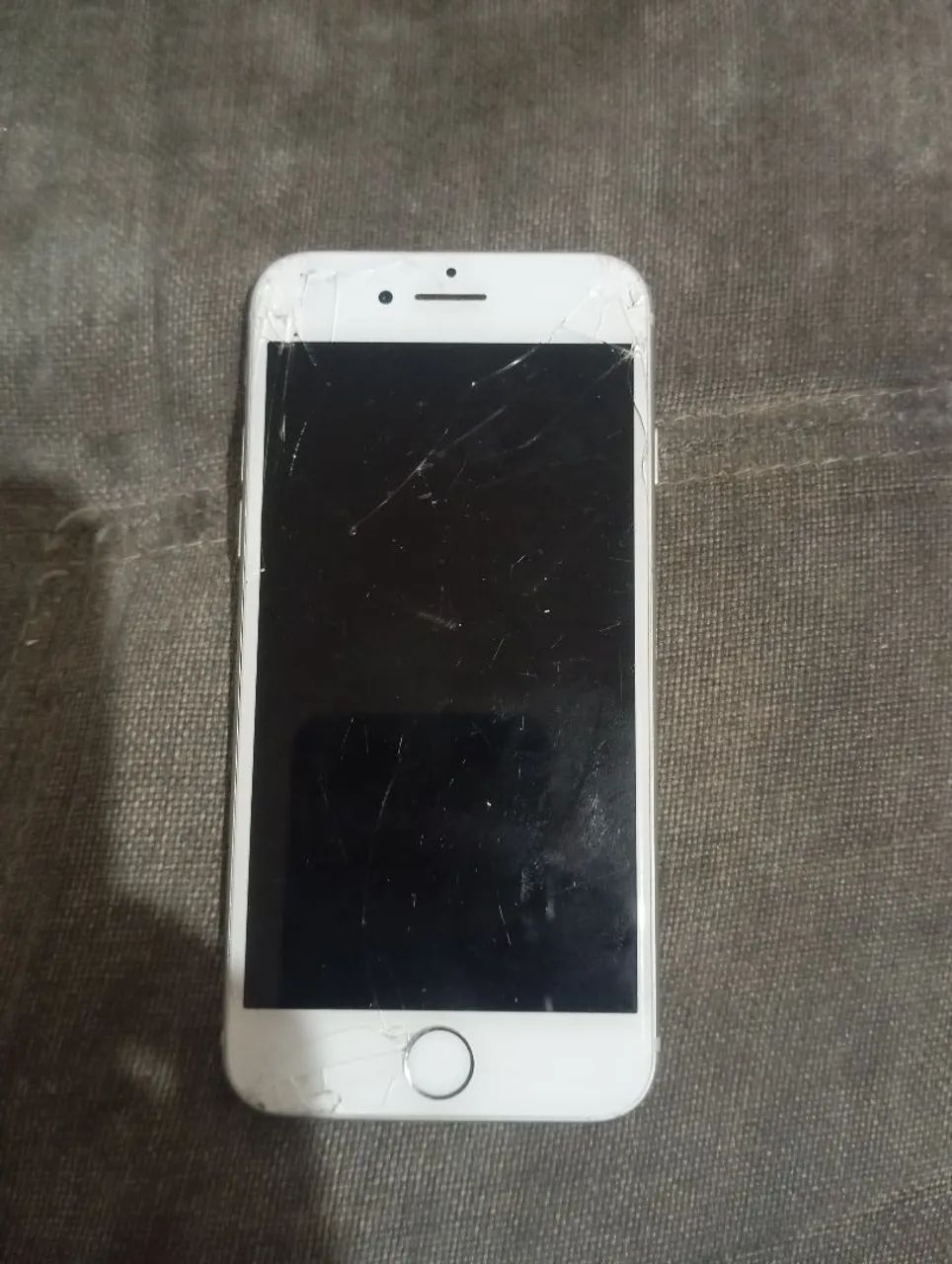 Vendo iPhone para uso de peças 