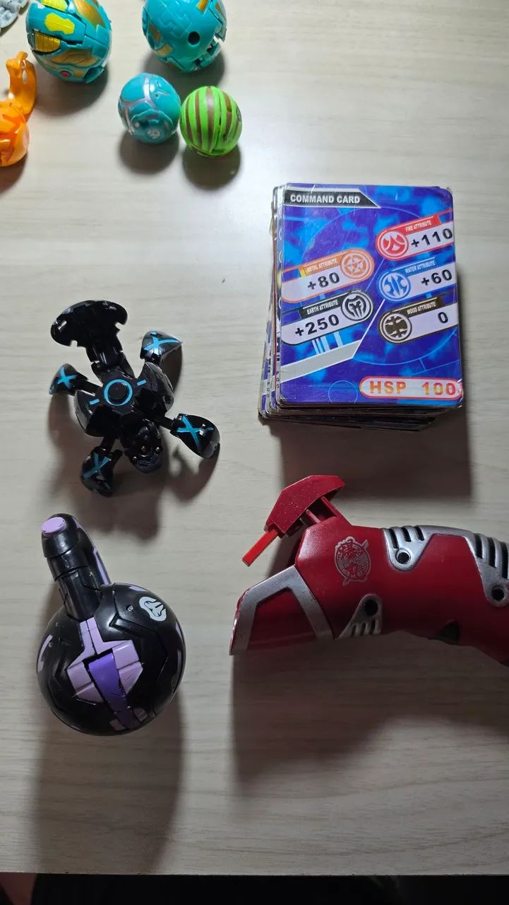 Lote 30 Bakugans + Lançador e Cartas - Foto 3
