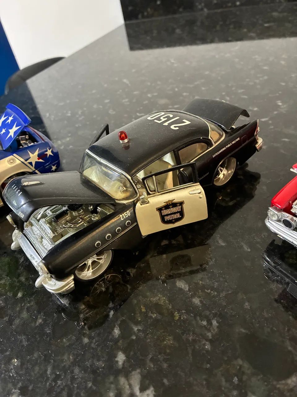 3 miniaturas Maisto ( duas 1:24 e uma 1:26) - Foto 4