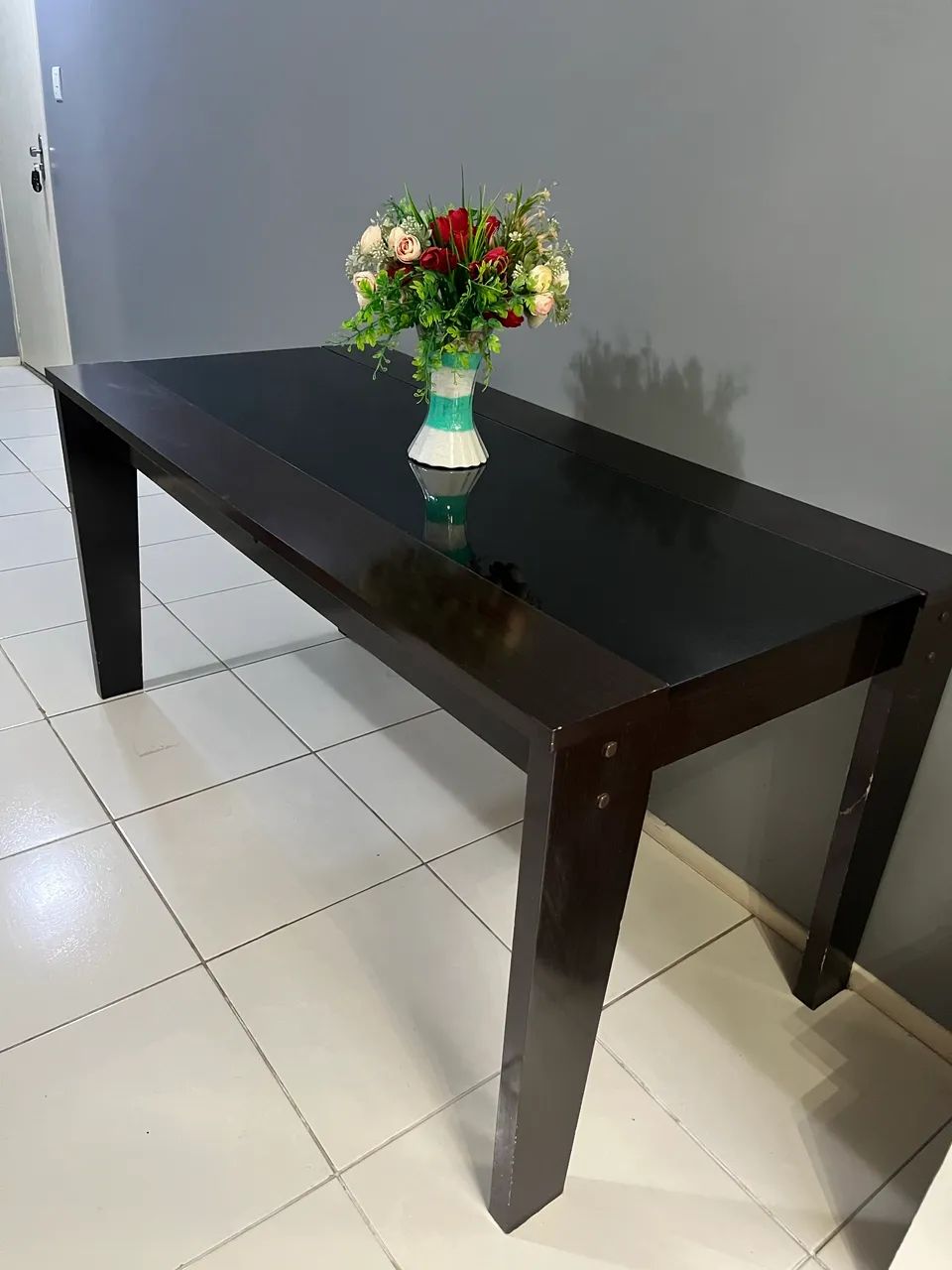 MESA DE JANTAR MADEIRA E CENTRO DE VIDRO ALT 80cm LARG 80cm PROF 1,60cm - Foto 2