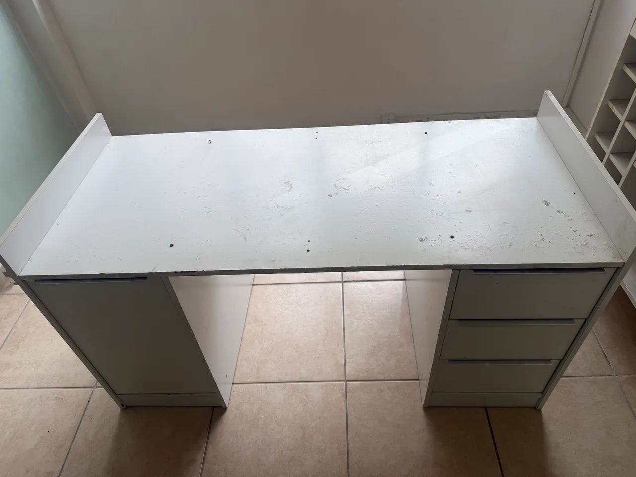 Mesa com gavetas escritório - Foto 4