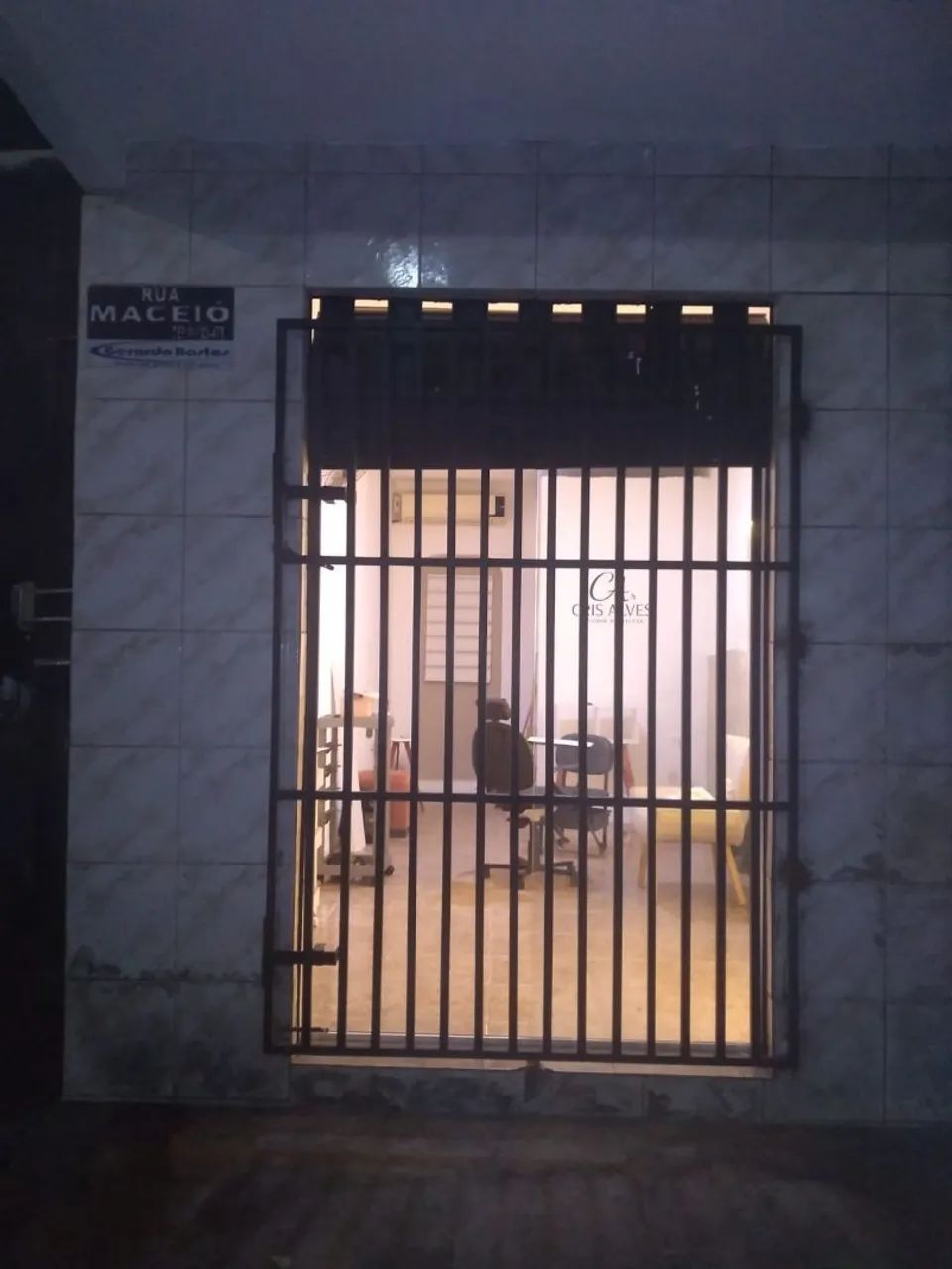 Aluga-se ponto comercial