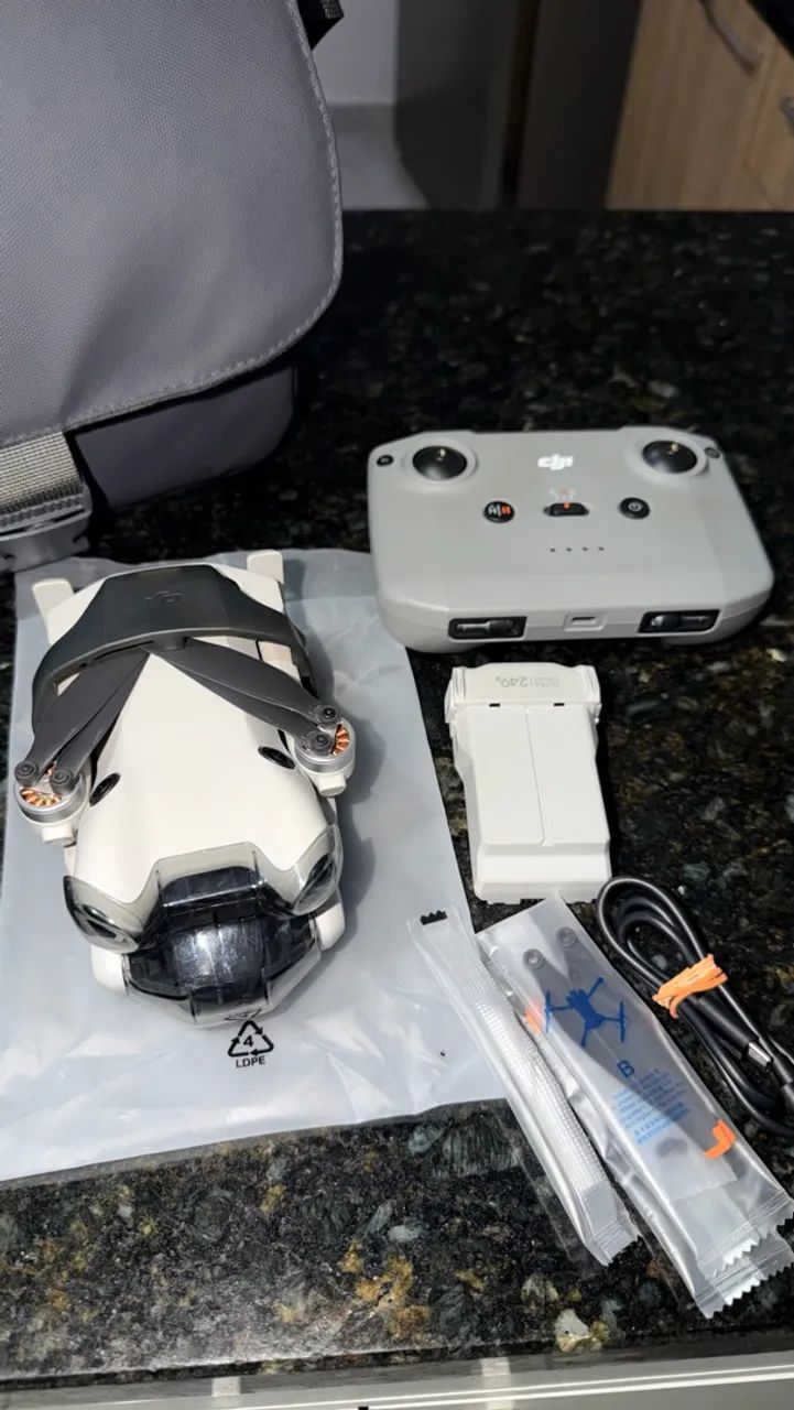 DJI Mini 4 Pro Camera Drone (with RC-151 Remote) - - Foto 4