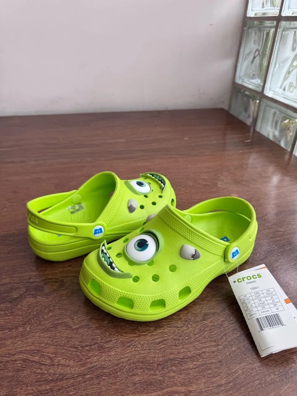 Crocs Disney Monstros s.a Mike Wasowski num.35 - Foto 2