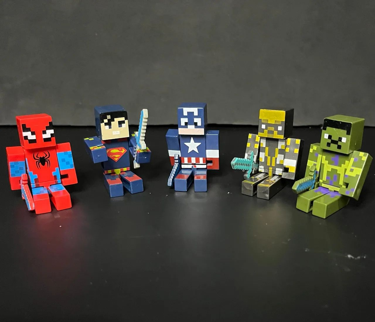 Mini Bonecos Super-Heróis Minecraft