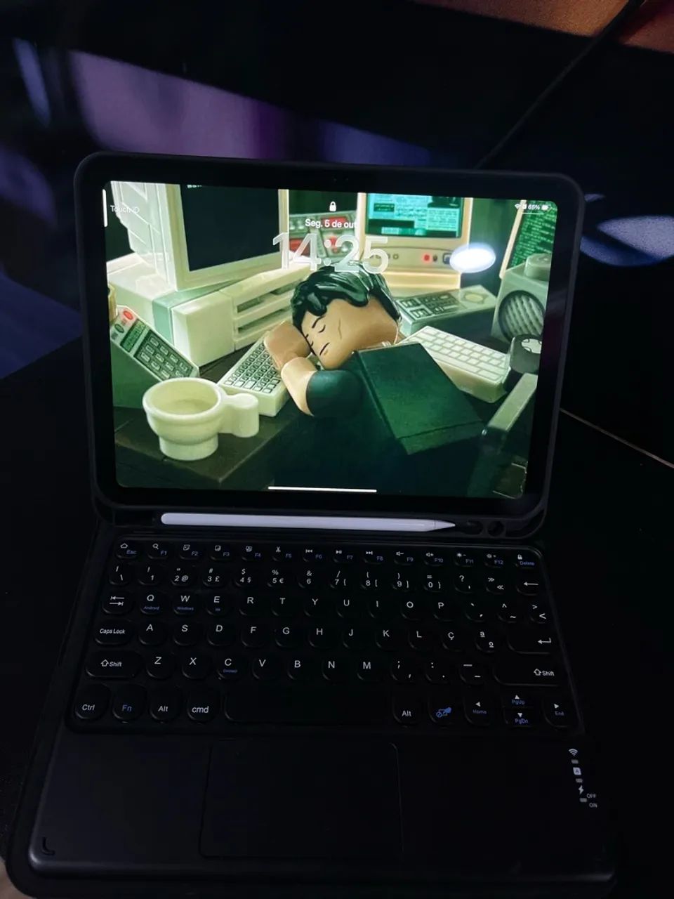 Vendo iPad 10 com teclado e caneta (possui caixa)