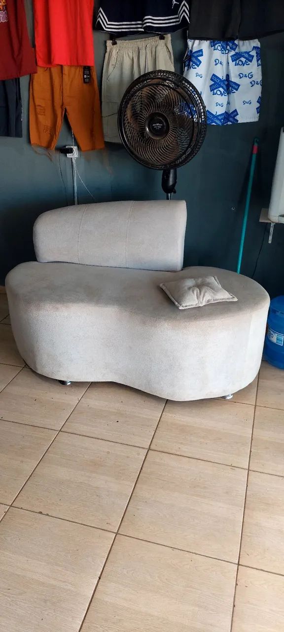 Vendo sofá pequeno 2 lugares 