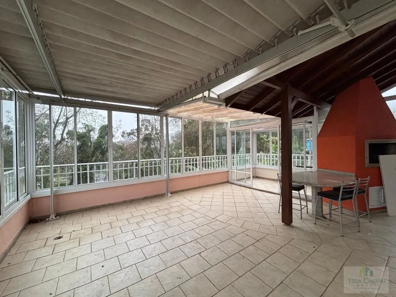 Casa com 02 dormitórios na Agronômica - Foto 2