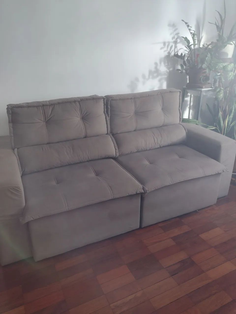 Sofá retrátil excelente estado.442957931994173440