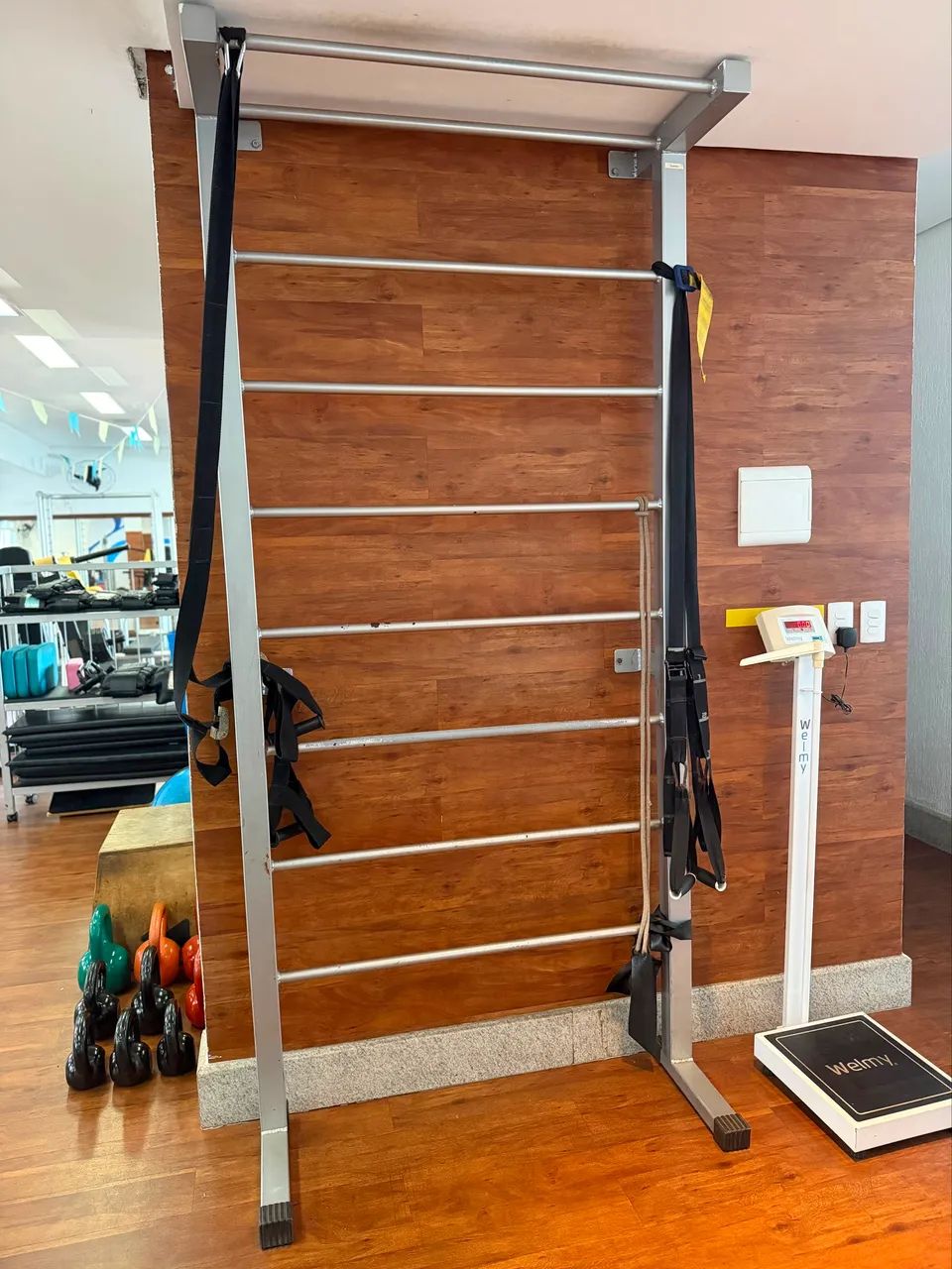 Espaldar com barra fixa e fitas de suspensão  - Foto 2