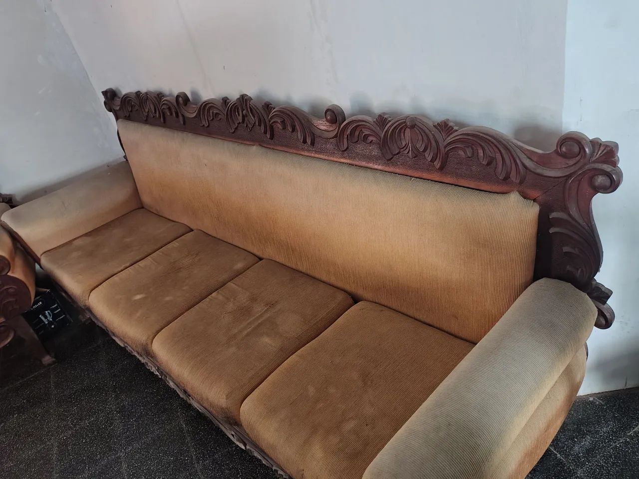 Sofá com 2 poltronas e centro com mármore.  - Foto 3