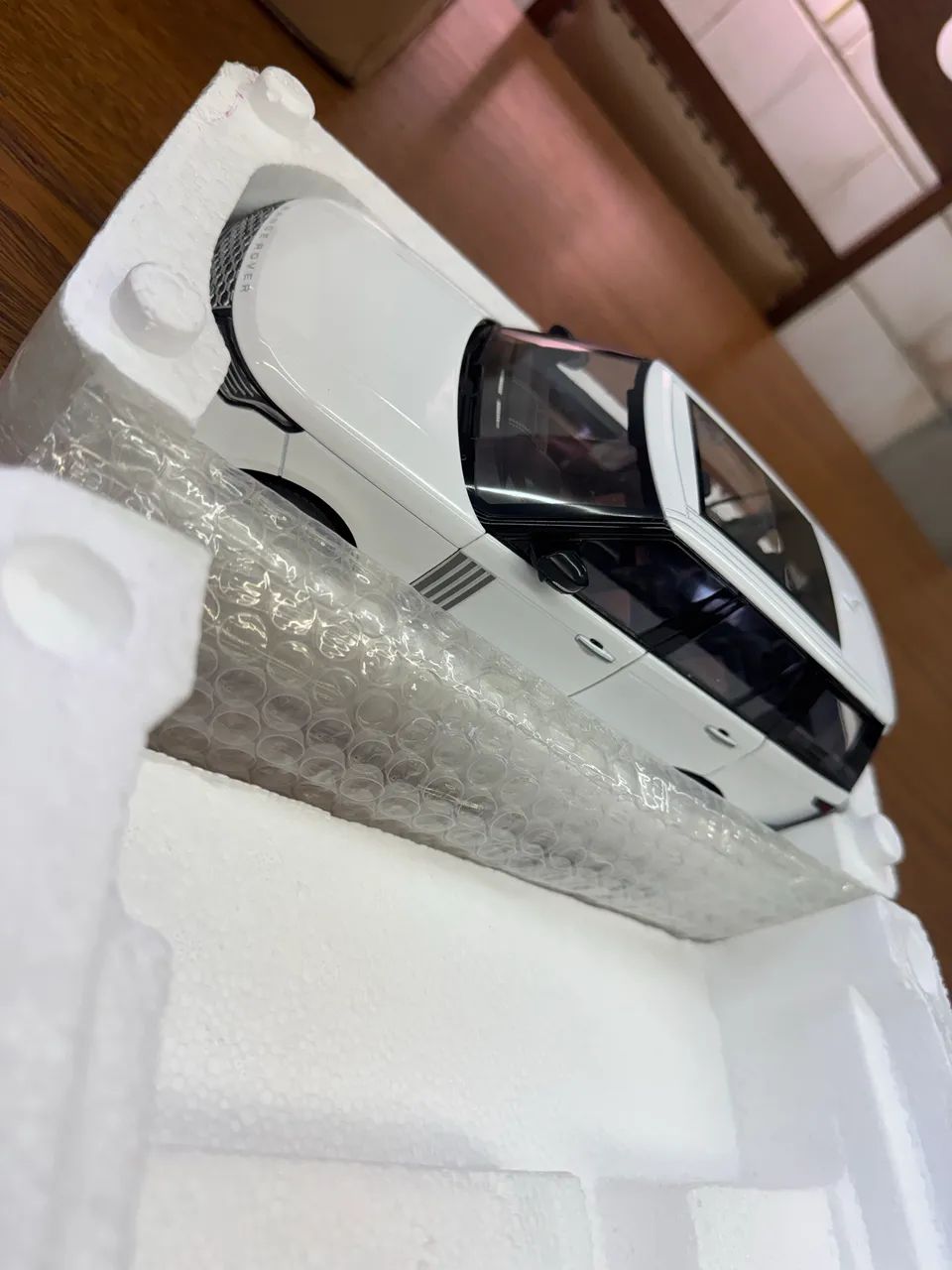Range Rover sports Diecast branco 1:18 - Foto 5