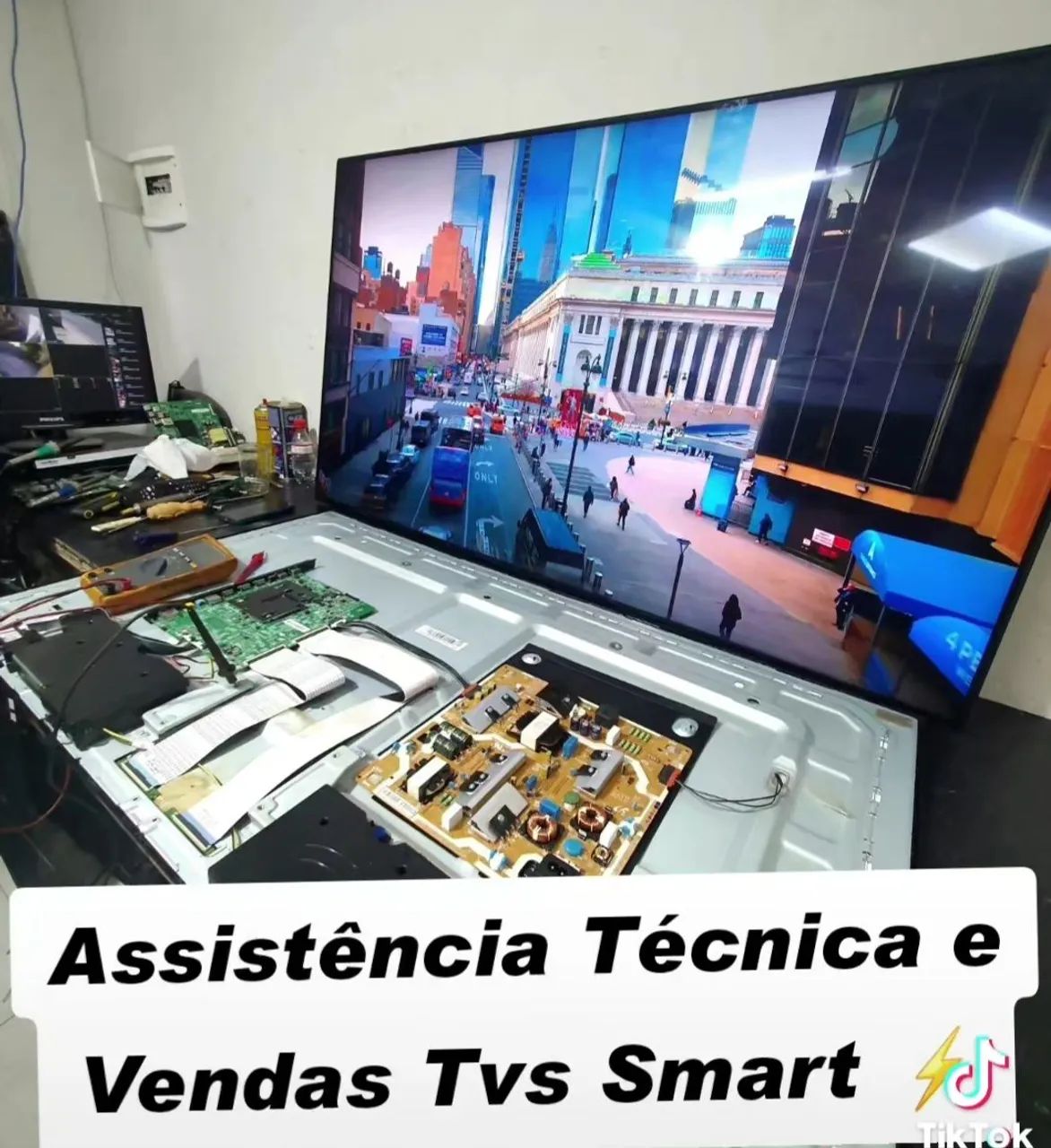 Assistência Técnica Especializada TVs e Eletrônicos. 