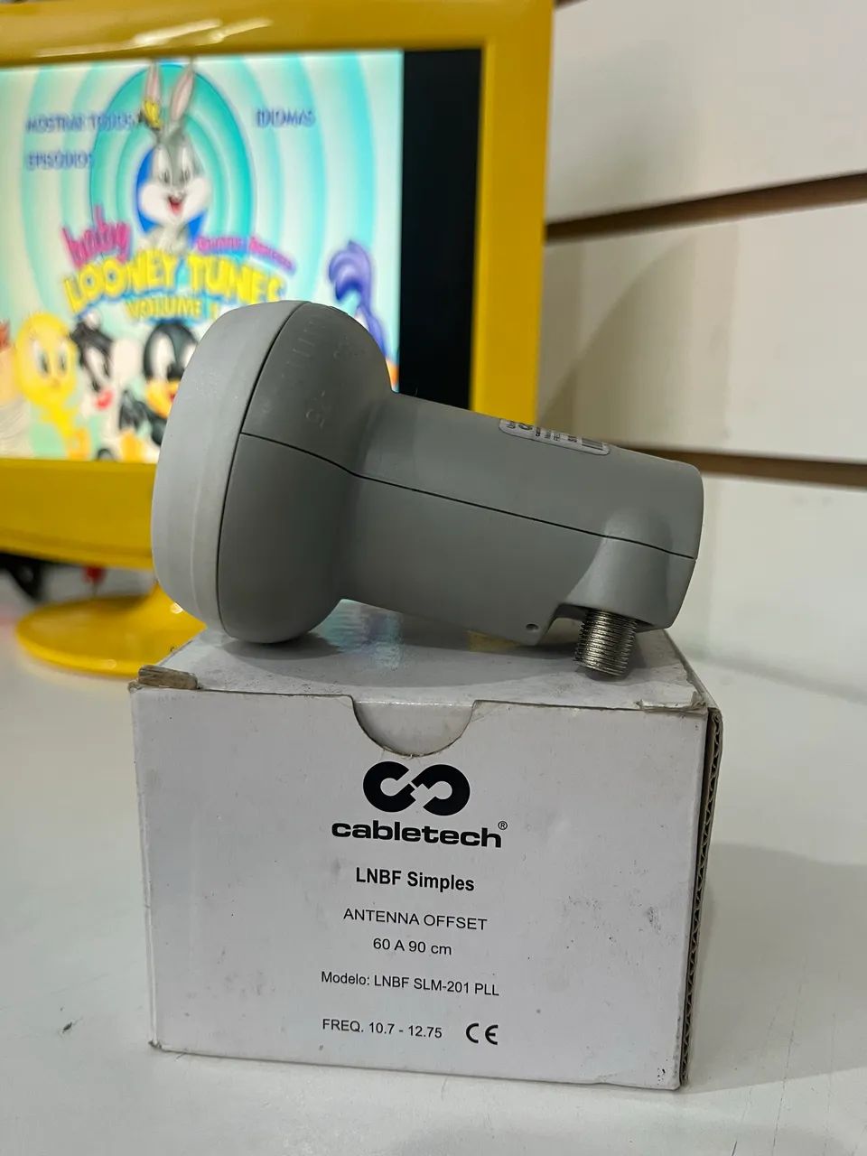 Universal single LNBF antena 