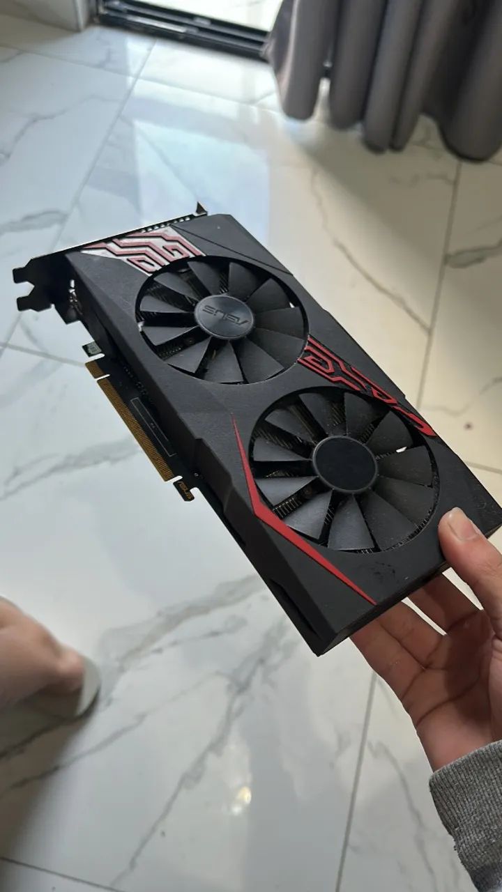 Placa de vídeo GTX 1060 5GB (danificada)