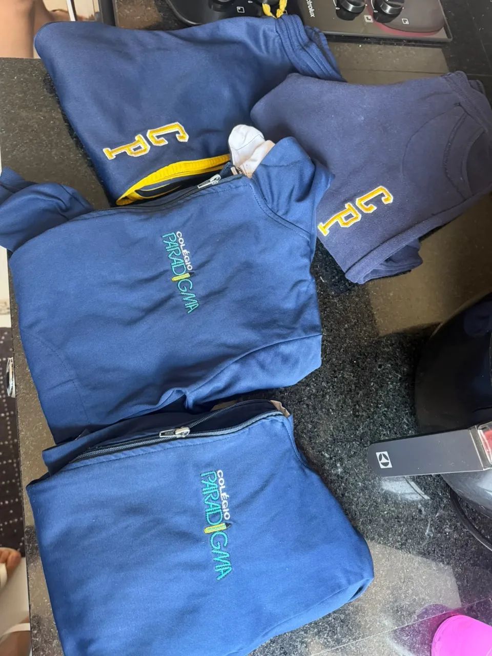 Conjunto uniforme colégio paradigma 