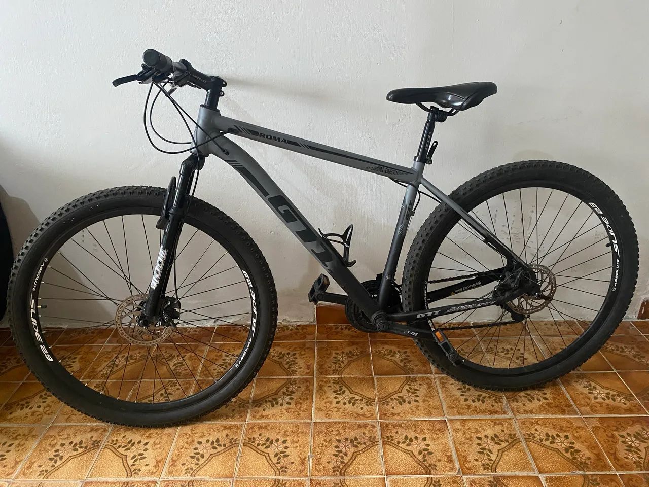 BIKE ARO 29 SEMI NOVA 