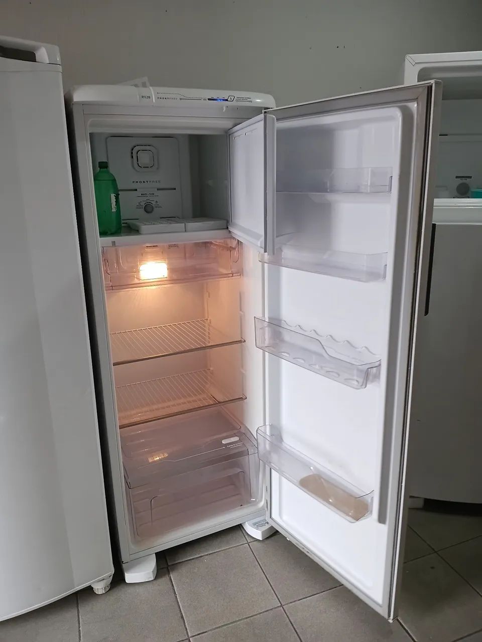 Geladeira eletrlux df39