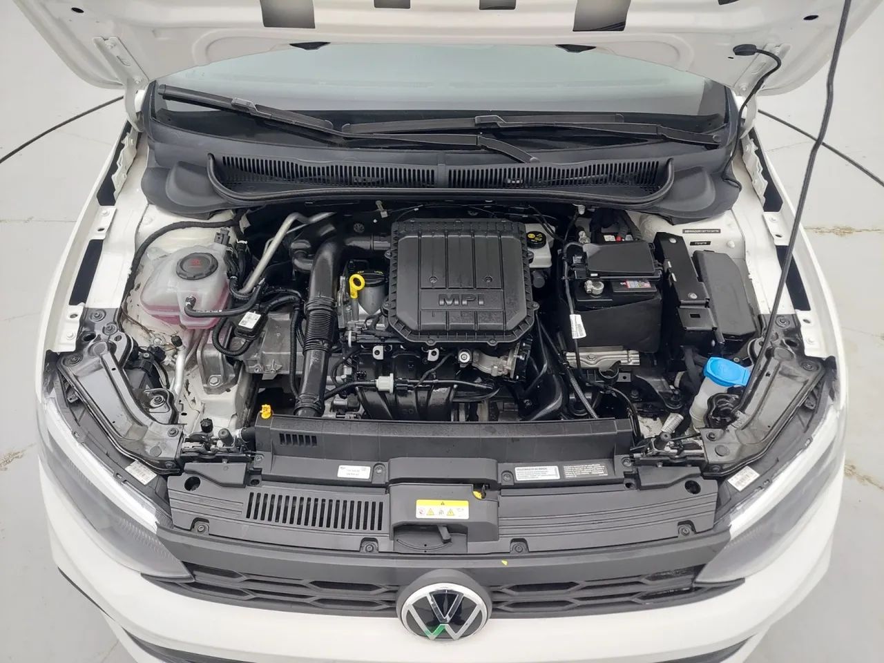 Volkswagen Polo Track 1.0 Flex 12V 5p, foto 10 de 18