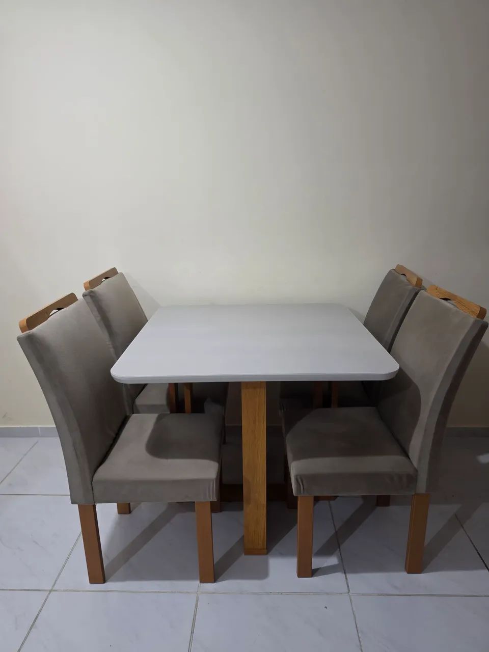 Mesa tampo de vidro 95x95 4 cadeiras