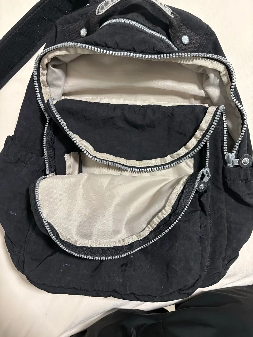 Mochila + Estojo kipling semi novo - Foto 3