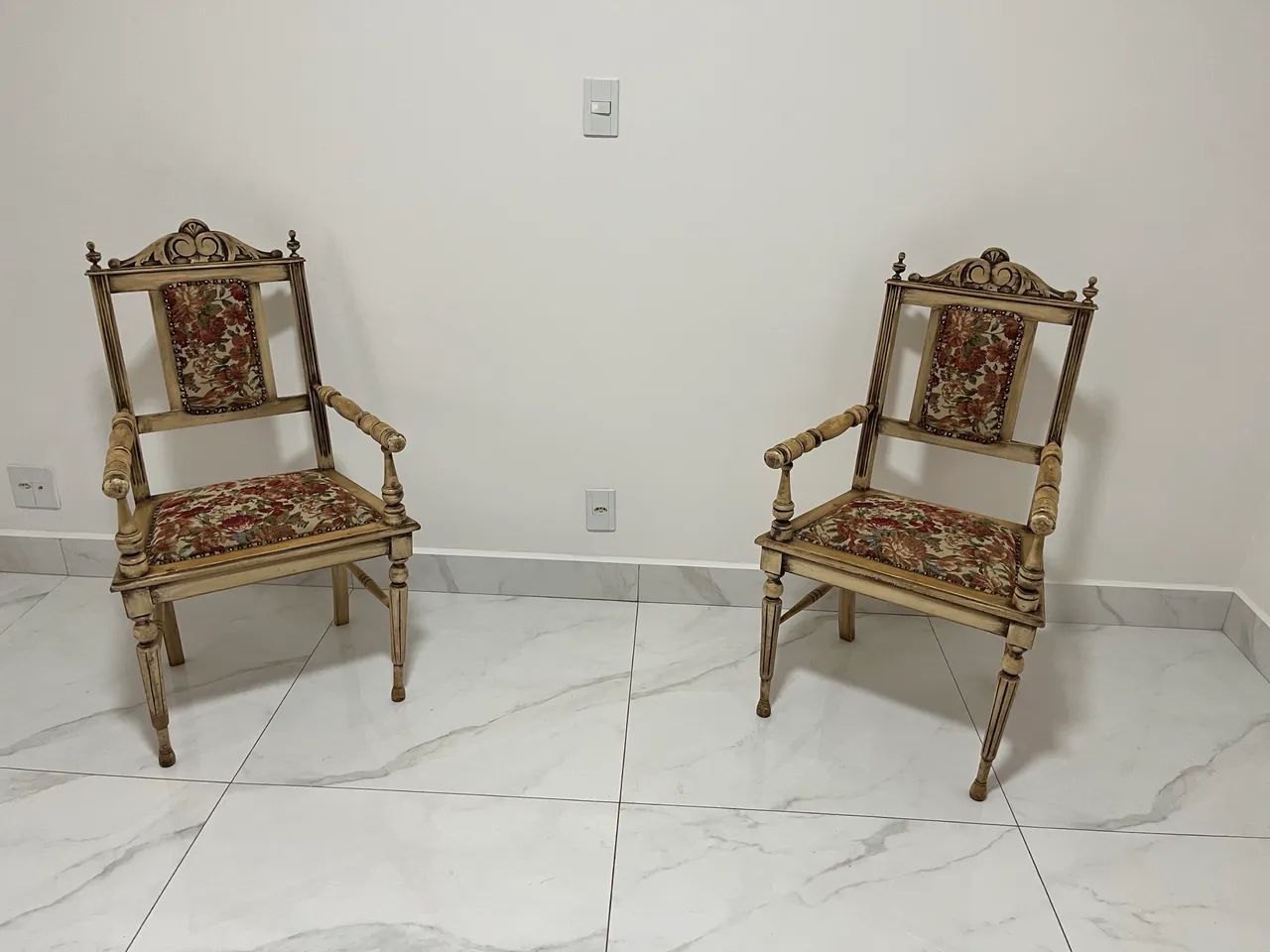 Poltronas Antigas Originais - Foto 2