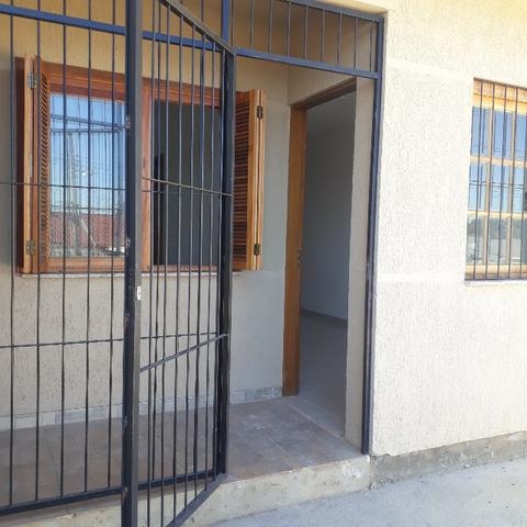 Linda casa só R$ 114.500 terreno 5x30 pátio frente e fundos Alvorada - Foto 4