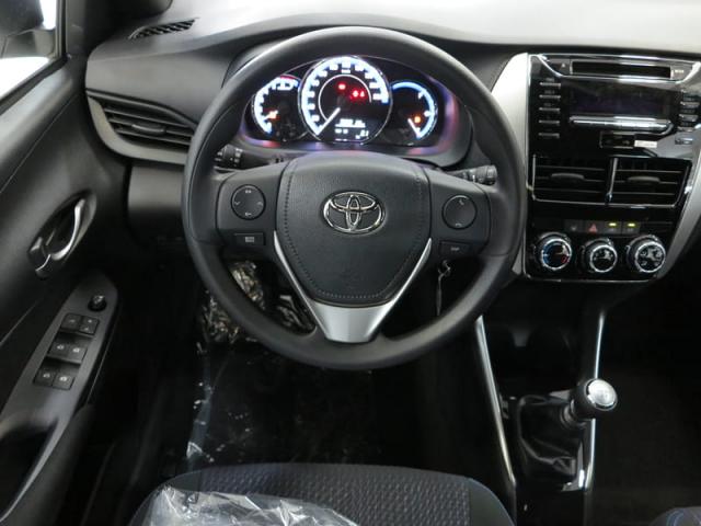 TOYOTA YARIS SEDAN XL MT 19/20 - Foto 12