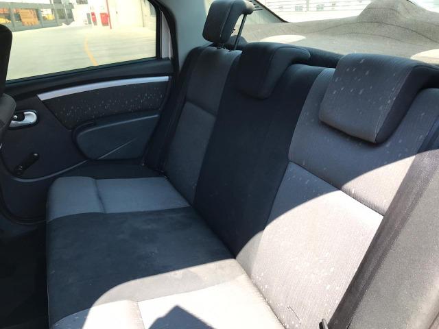 Renault Logan 1.6 Expression 2011 - Foto 9