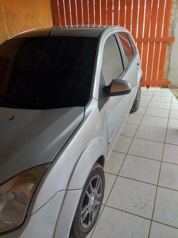 Vende-se um Fiesta 2009