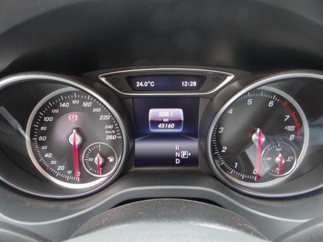 MERCEDES-BENZ CLA 200 1.6 URBAN 16V FLEX 4P AUTOMATICO. - Foto 11