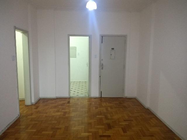 Alugo 02 Quartos, com Sala Ampla em Icaraí - Foto 10