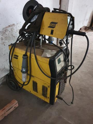 Máquina de solda Mig Esab modelo 318