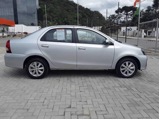 ETIOS 2019/2020 1.5 X PLUS SEDAN 16V FLEX 4P AUTOMÁTICO - Foto 9