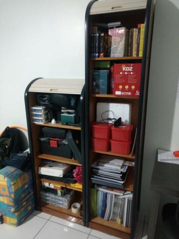Dupla de armários de escritório ou quarto. Porta de deslizar pra cima