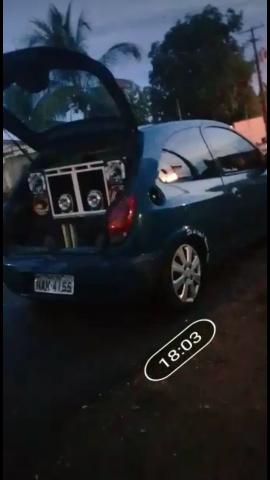 Vendo ou troco valor em dinheiro 7500vai com som - Foto 6