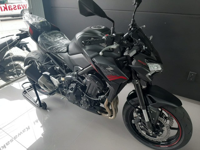 Kawasaki Z 900 Preta 2021 - Foto 2
