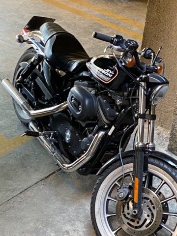 HARLEY DAVIDSON 883 R