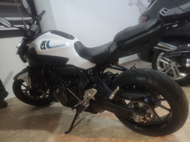 MOTO YAMAHA MT 07 COM ABS