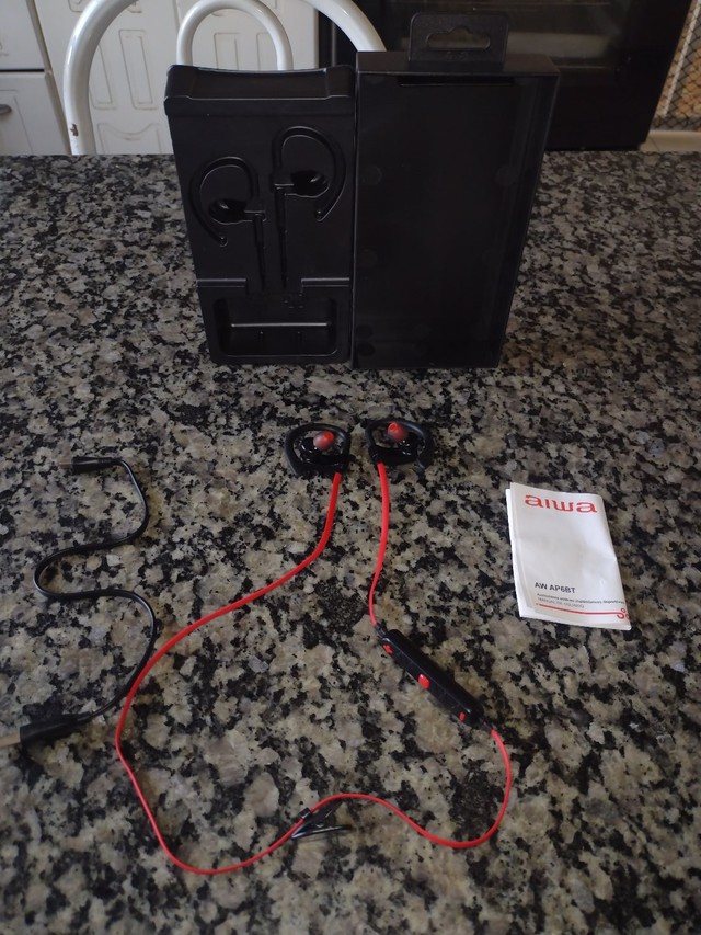 Fone de Ouvido Sem Fio Aiwa AW902B com Bluetooth e Microfone - Preto