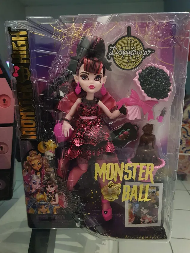 Boneca Monster High Draculaura Clássica Original Mattell - Desapegos de  Roupas quase novas ou nunca usadas para bebês, crianças e mamães. 212963