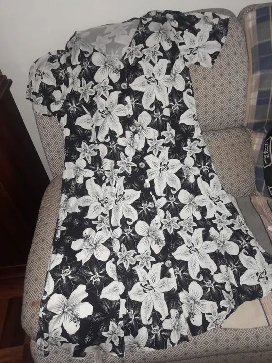 Vestido Floral Preto e Branco