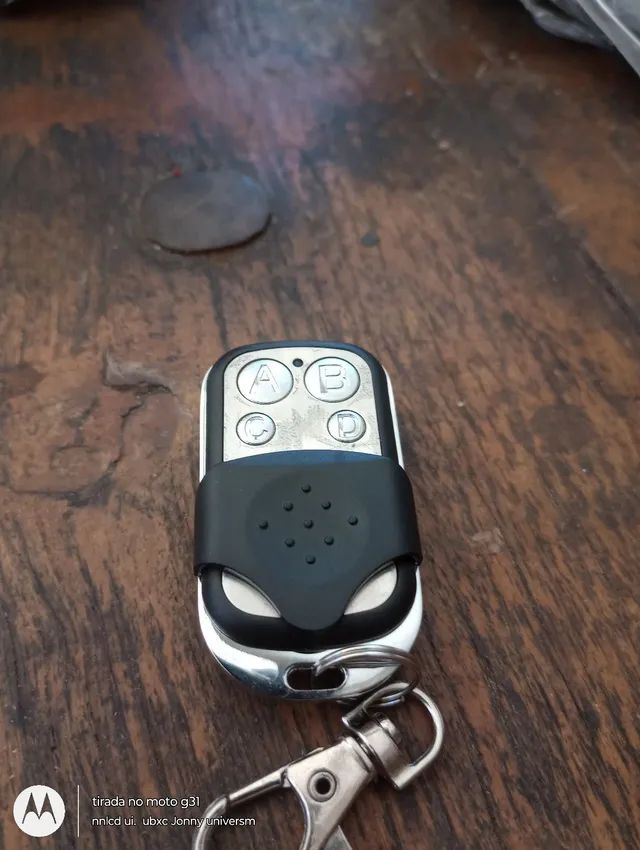 Controle para portão eletrônico.
