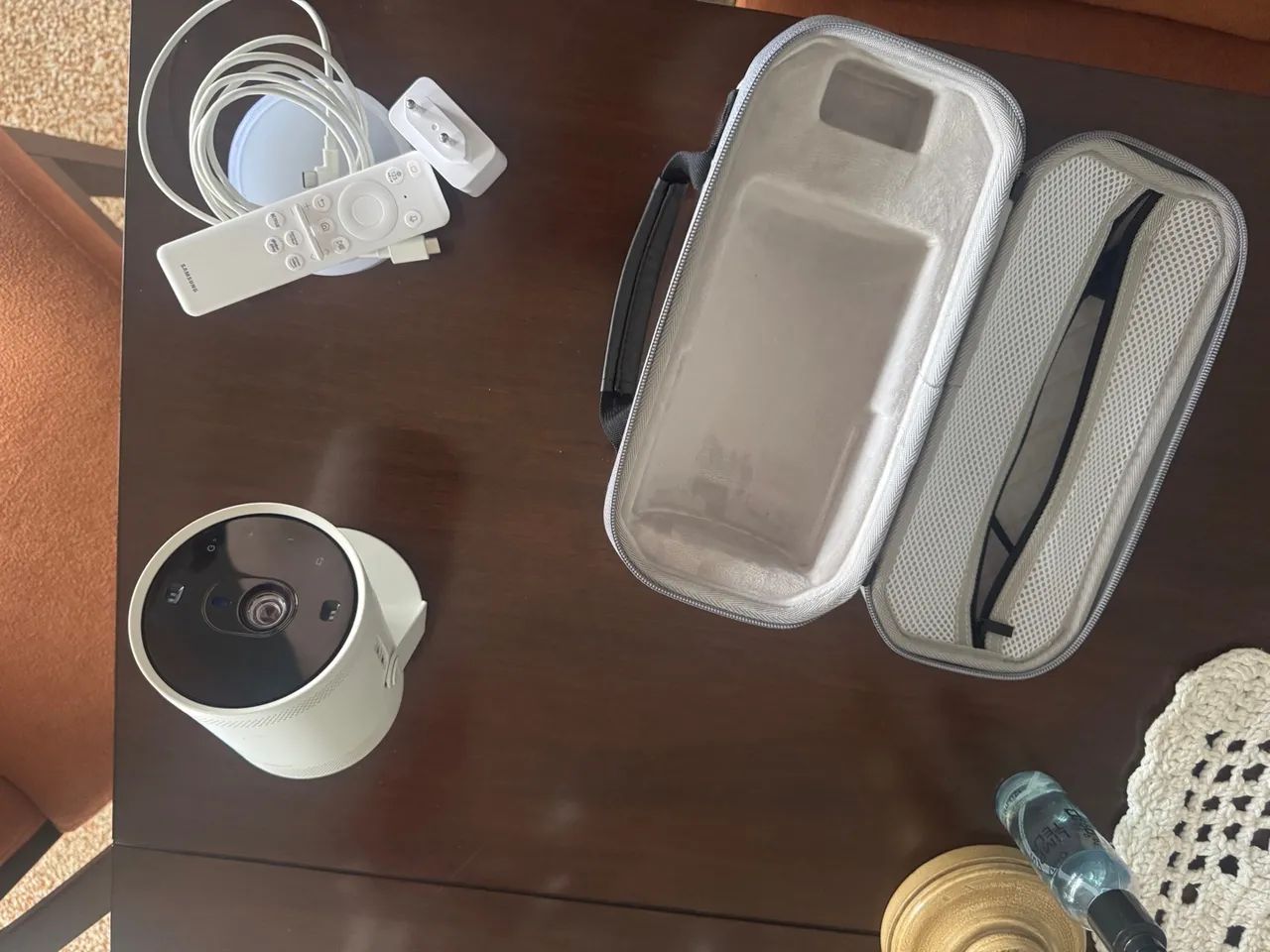 Preço imperdivel!! Samsung The Freestyle 2nd Gen projetor Smart Portátil com CASE - Foto 2