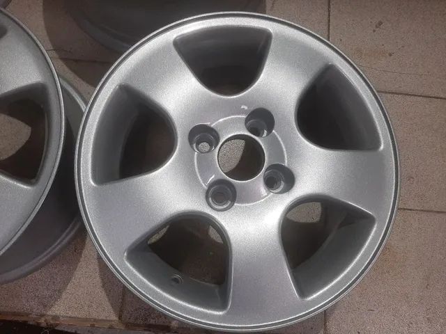 Roda aro 14 Rodao R910 prata retro semi nova 4x100 jogo