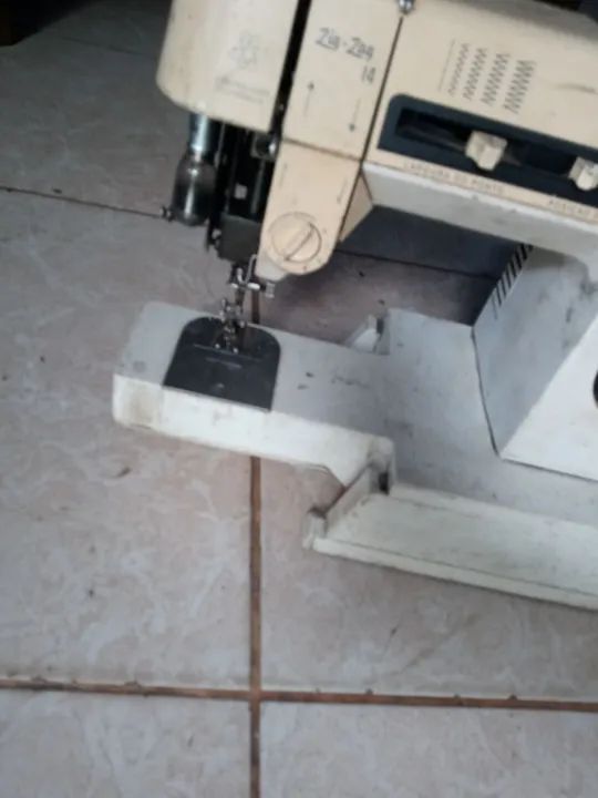 Máquina de costura - Foto 5