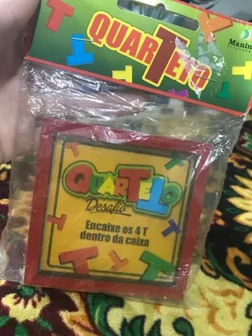 Brinquedo "encaixe o T"