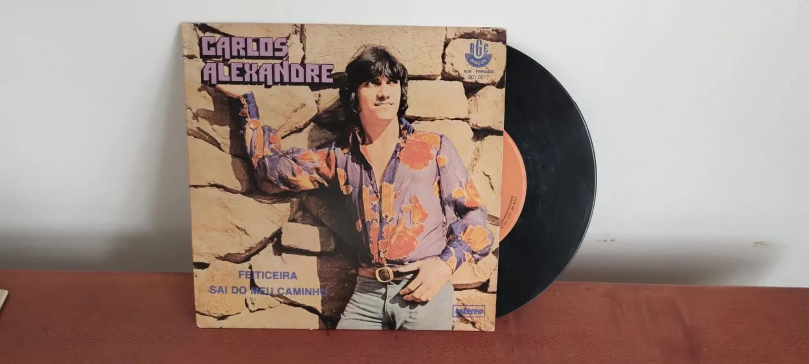 Disco de Vinil - Carlos Alexandre - Feiticeira / Sai do Meu Caminho